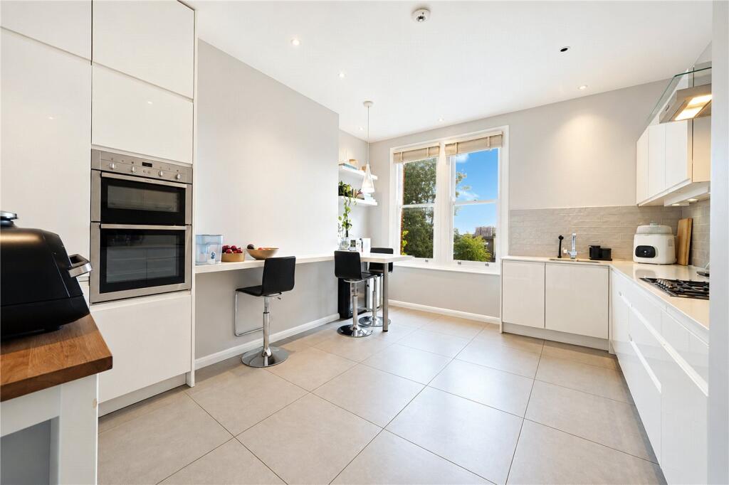 Apartment in London - View 5