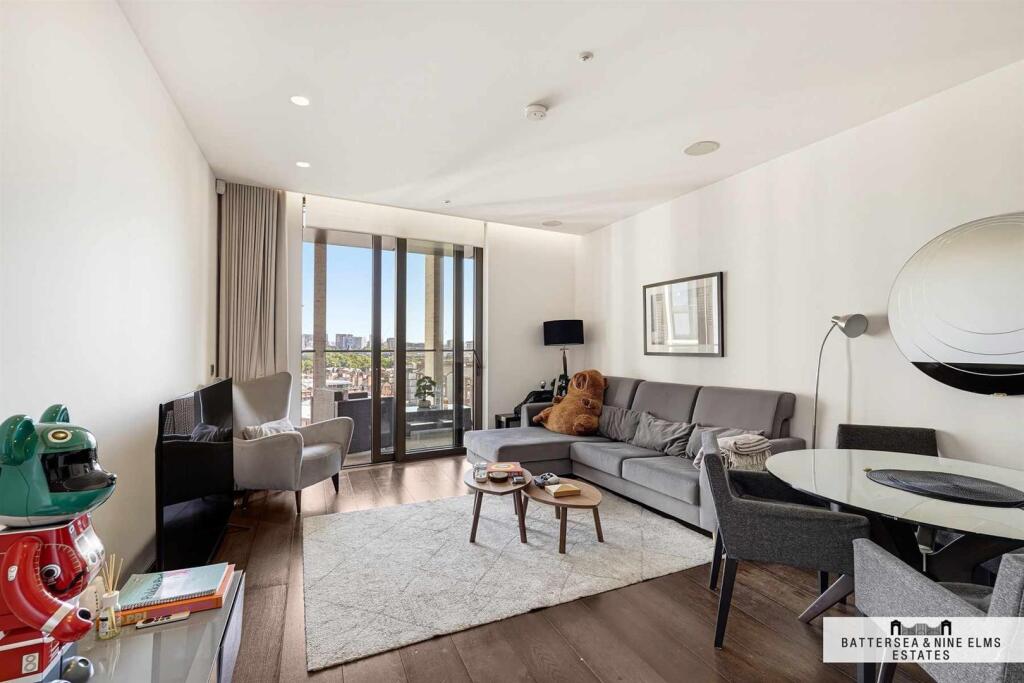 Main image of property: Kings Gate Walk, London