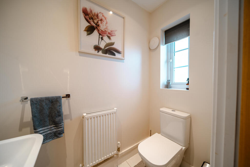House in Woodley, Wokingham - More