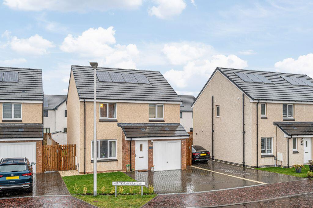 Main image of property: 11 Kepitknow Crescent, Kinross, KY13 8RJ