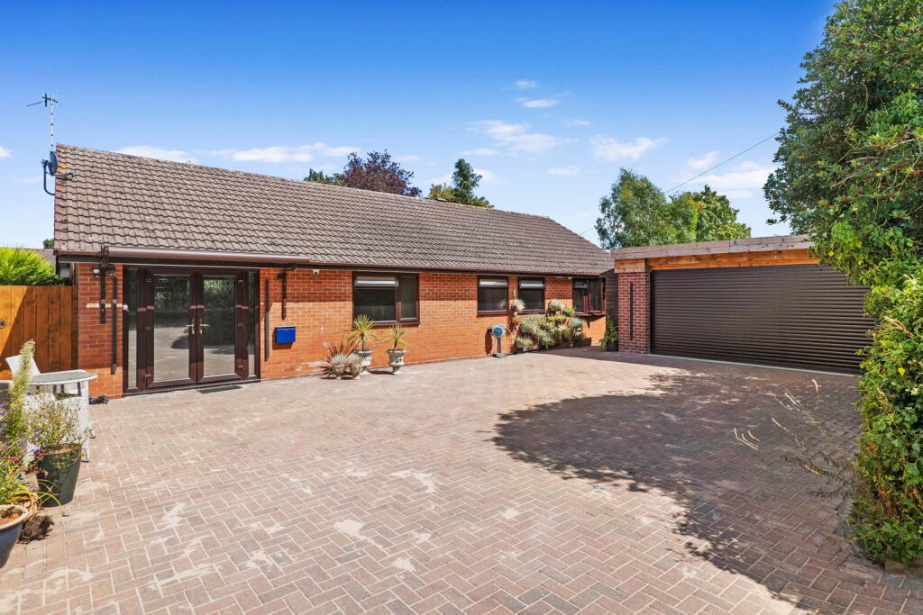 Main image of property: Larkspur, O'Keys Lane, Fernhill Heath, Worcester. WR3 8RL