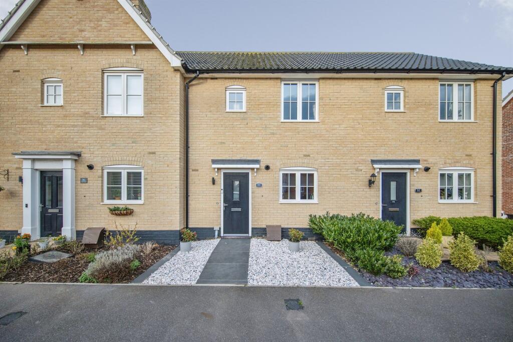 2-bed terraced on Forrester Road, Mistley, Manningtree, £280,000