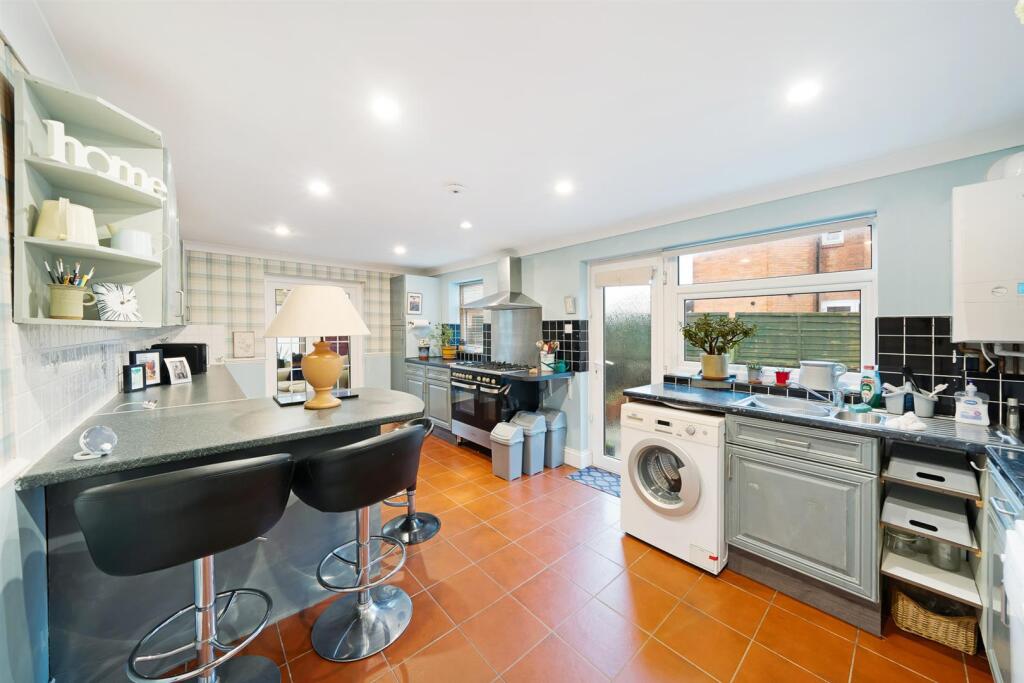 Devonshire Road, Weston-Super-Mare - No Chain! photo 4