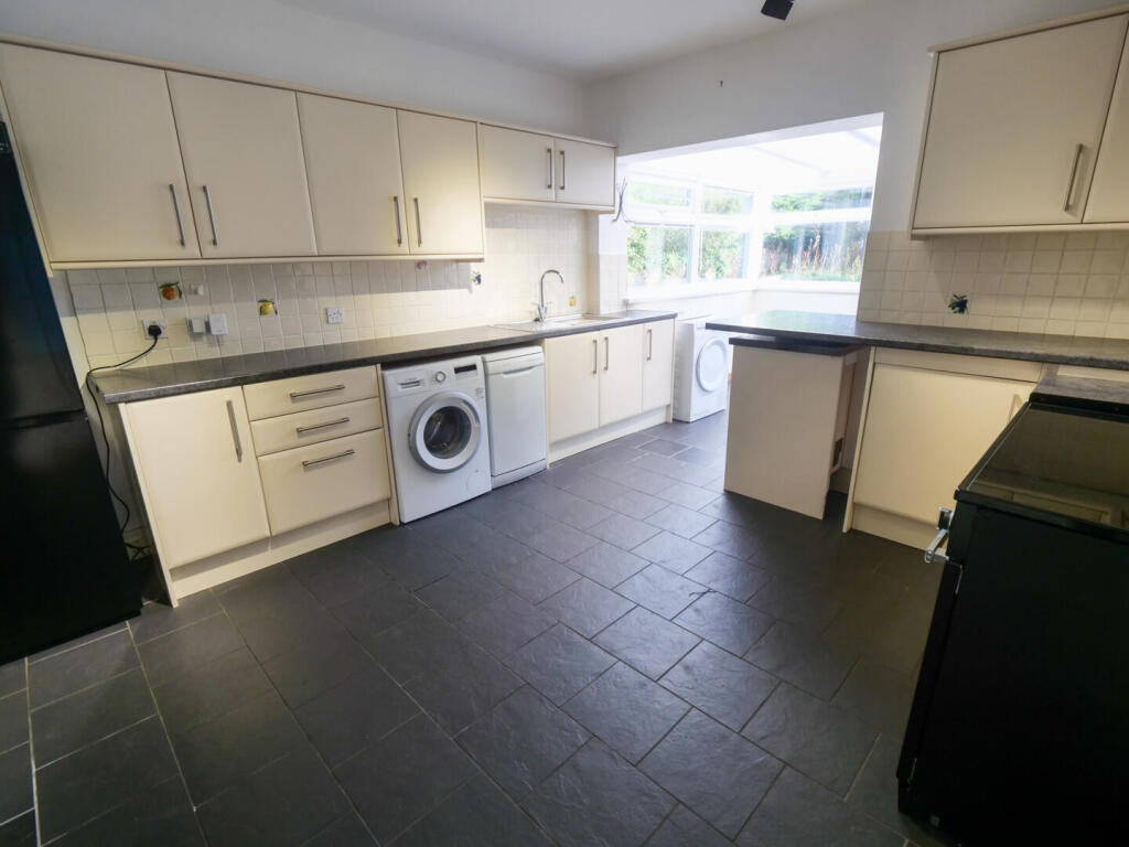 Seymour Avenue, Heysham, Morecambe photo 3