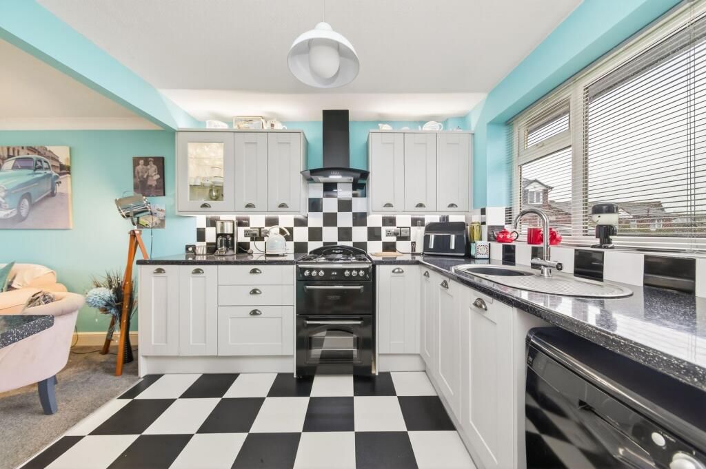 Woodlands Drive, Skelmanthorpe, HD8 photo 3