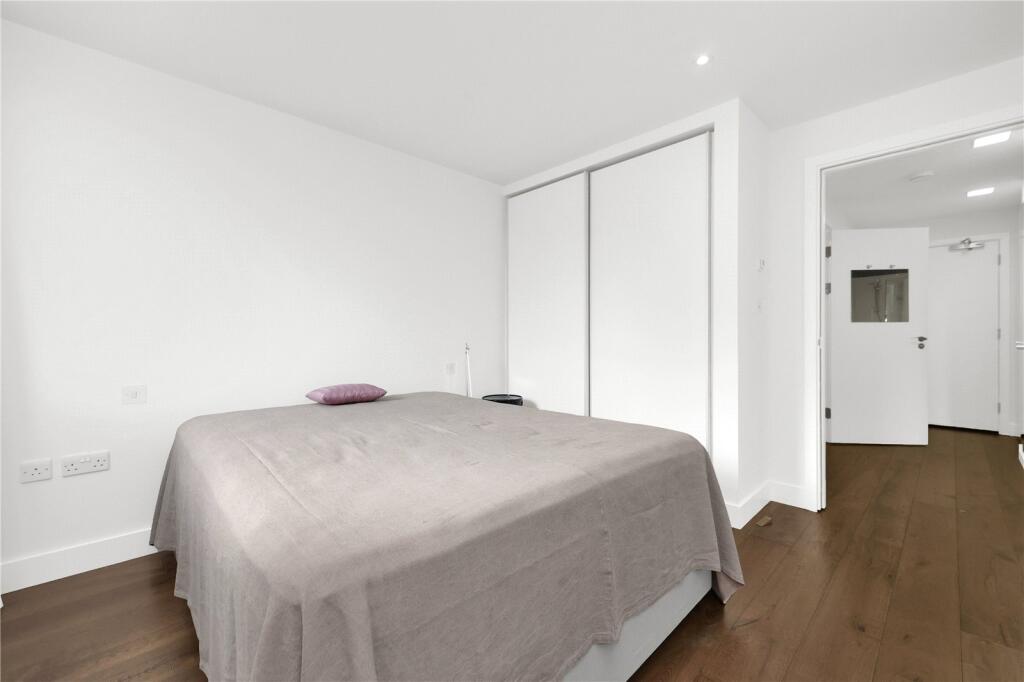Apartment in London - More