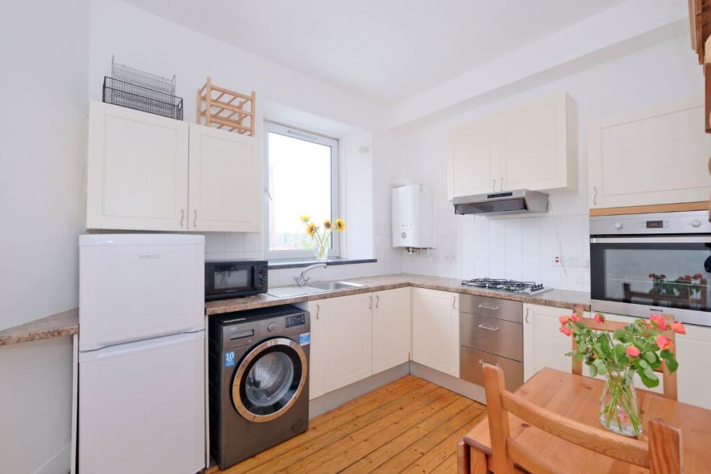 Additional image 2 of Flat C, 425 George Street, Aberdeen, Aberdeen City, AB25 1ER