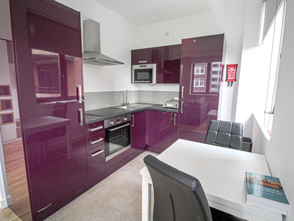 Main image of property: Apt 32, Q One Residence #248379