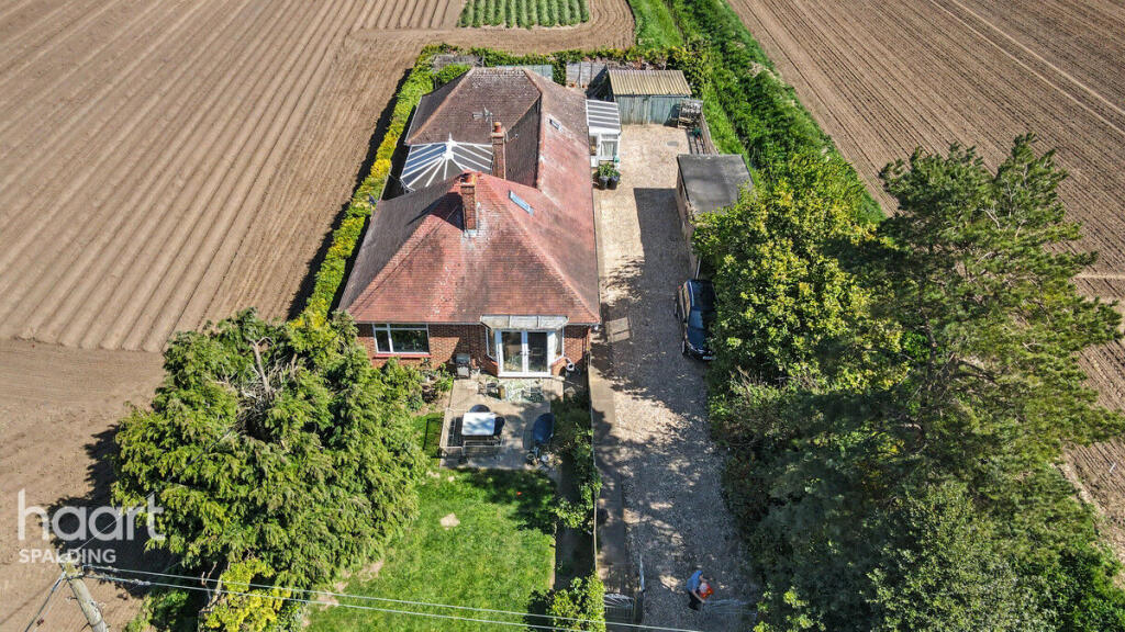 3-bed detached on Eaugate Road, SPALDING, £350,000