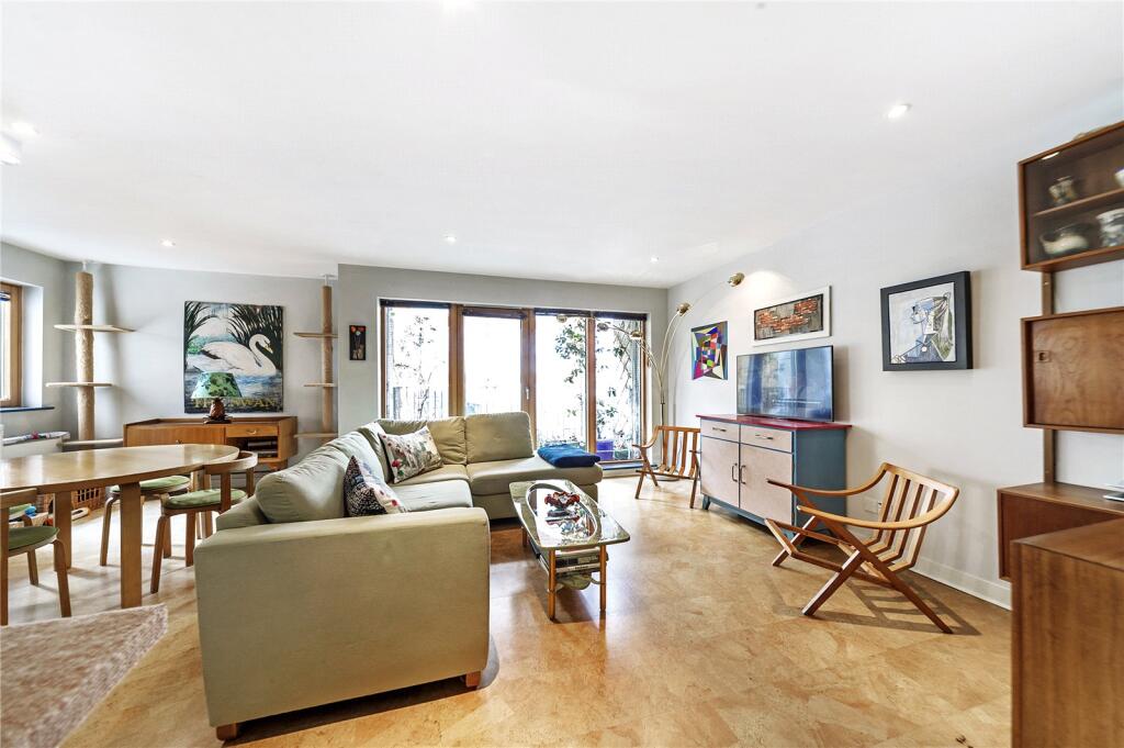 Ermine Mews, Laburnum Street, London, E2 - View 3