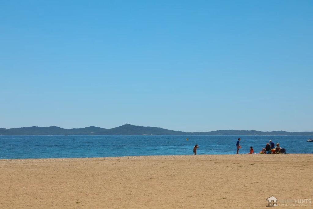 Main image of property: Provence-Alps-Cote d`Azur, Var, Hyères