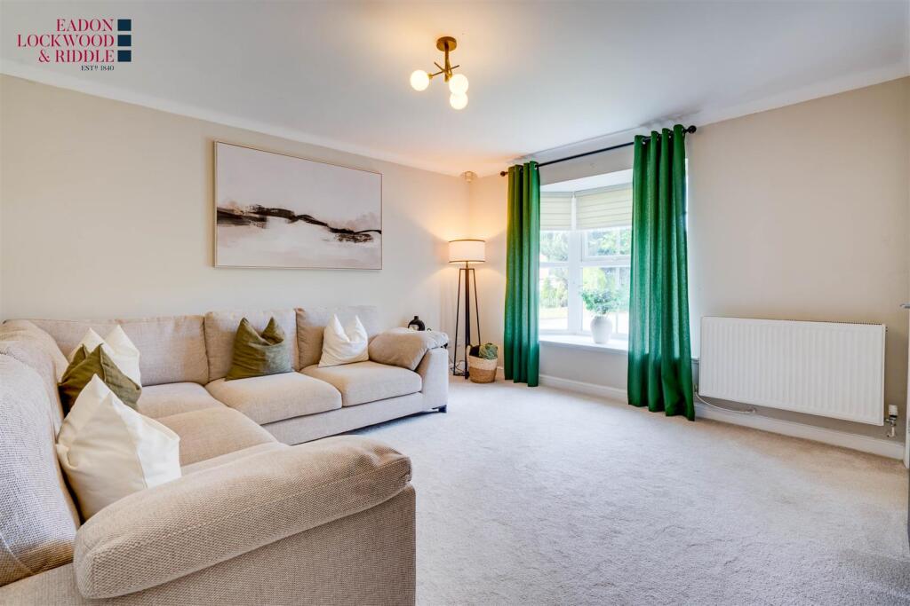 House in Rotherham, Bramley Lings, Bramley - View 5