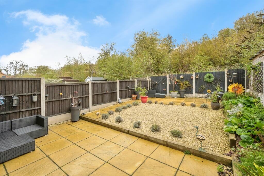 Well Hill Drive, Harworth, Doncaster photo 4