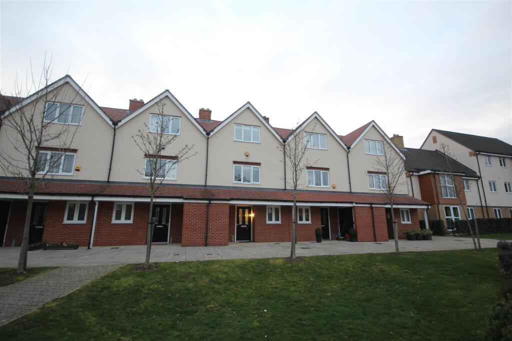 Main image of property: Fremantle Waye, Hayes, Middlesex, UB3 2FX