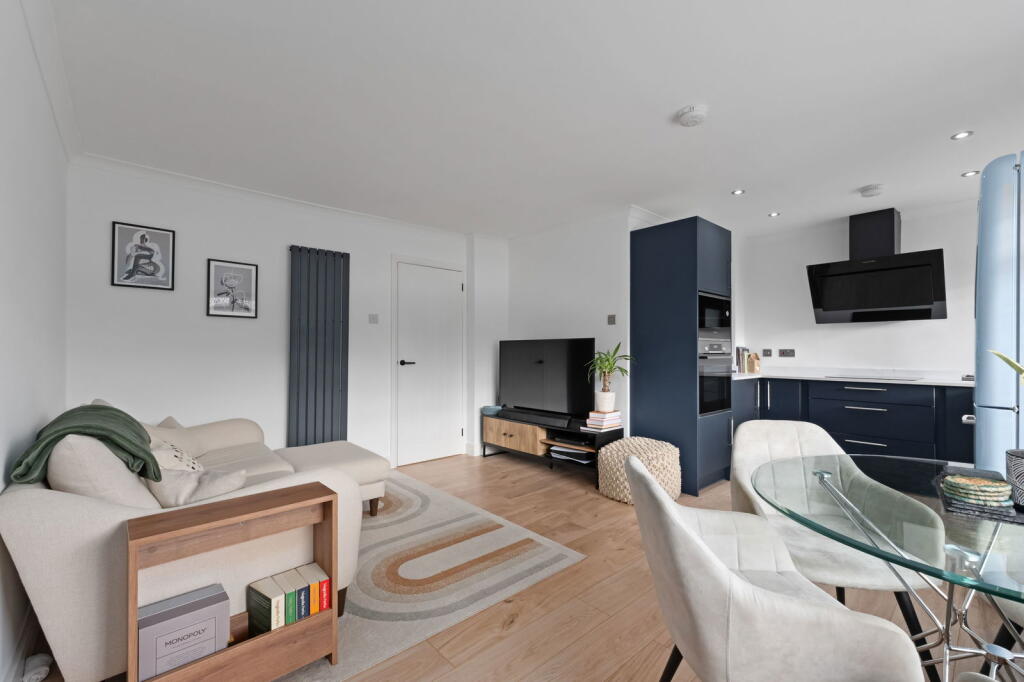 Maukeshill Court, Livingston Village, Livingston, EH54 7AX - View 2