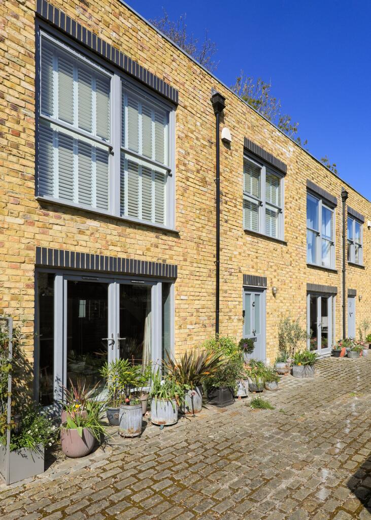 Main image of property: Soul Street, Catford, SE6