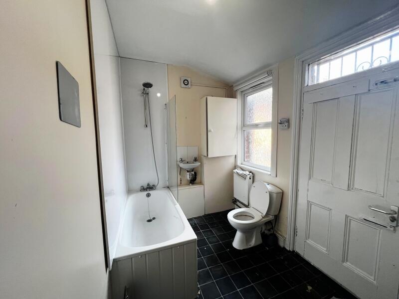 6 bedroom terraced house for rent