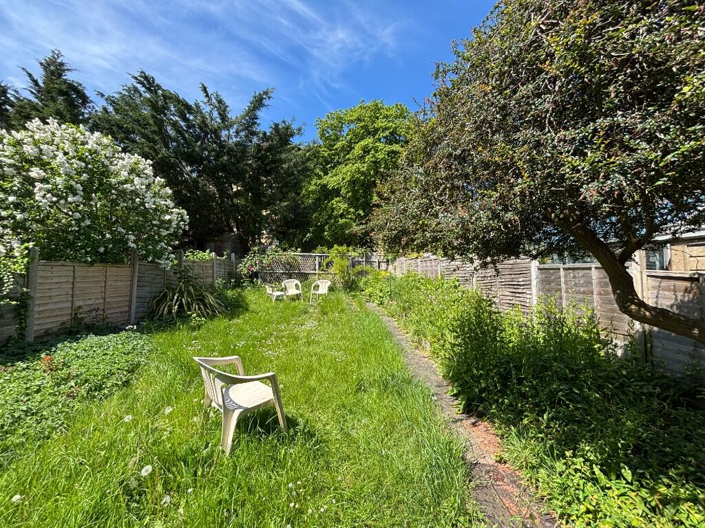1 bedroom house share for rent