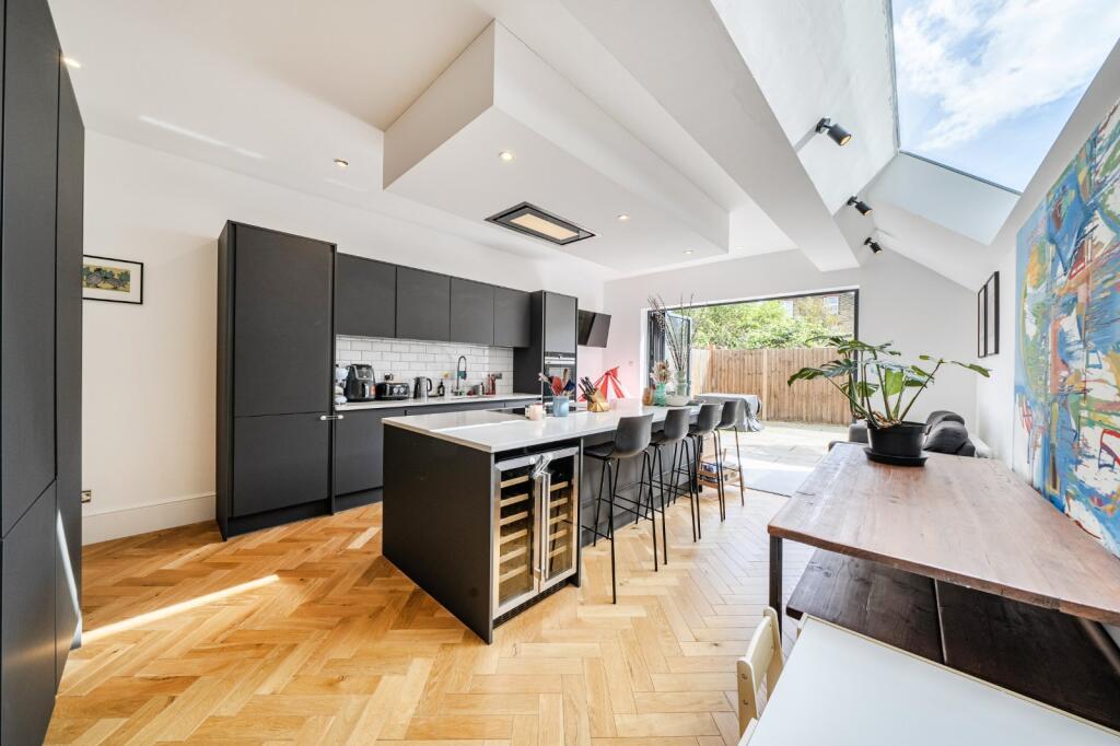 Main image of property: Pathfield Road, Streatham Common, London, SW16