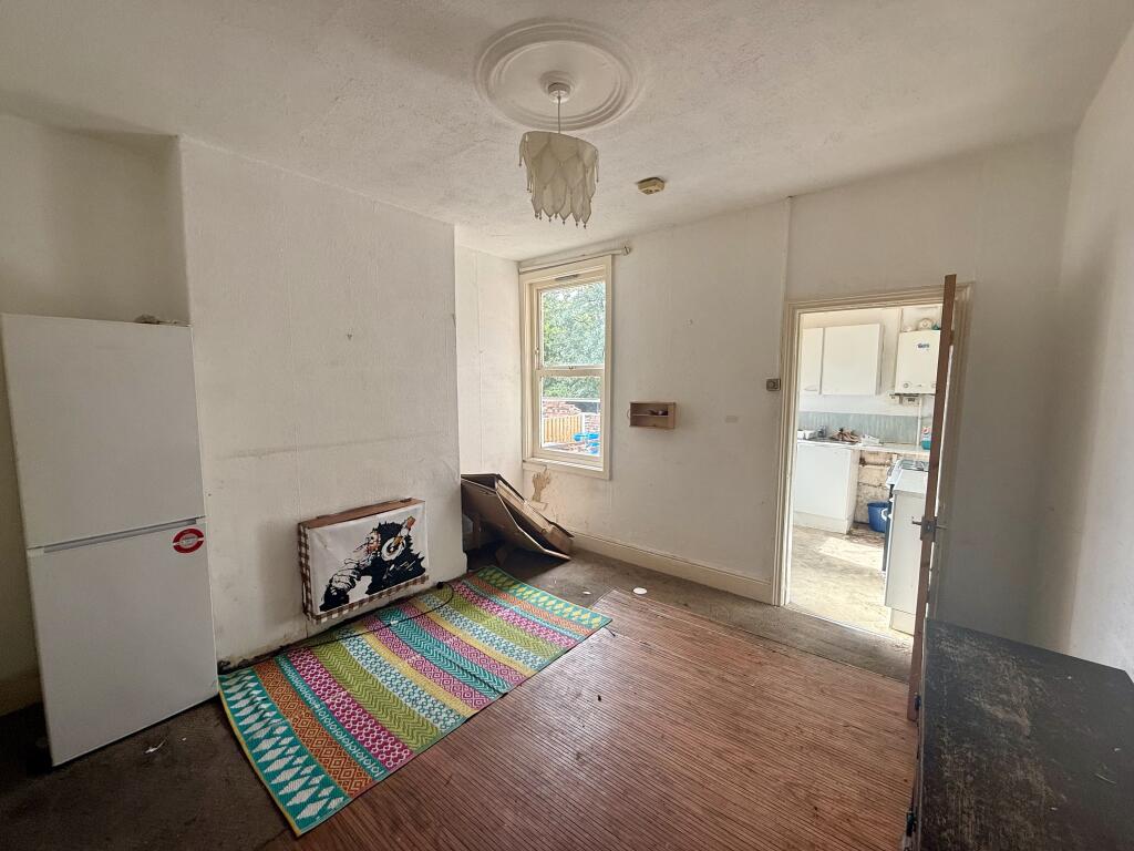 House in Sheffield, South Yorkshire - More