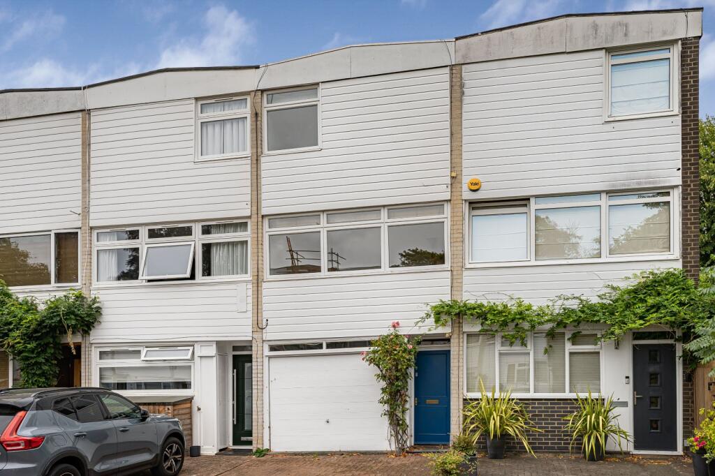 Main image of property: Paxton Close,
Kew, Richmond, TW9