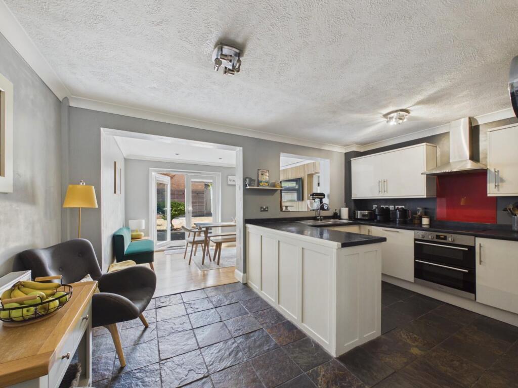 House in Tonbridge - View 3