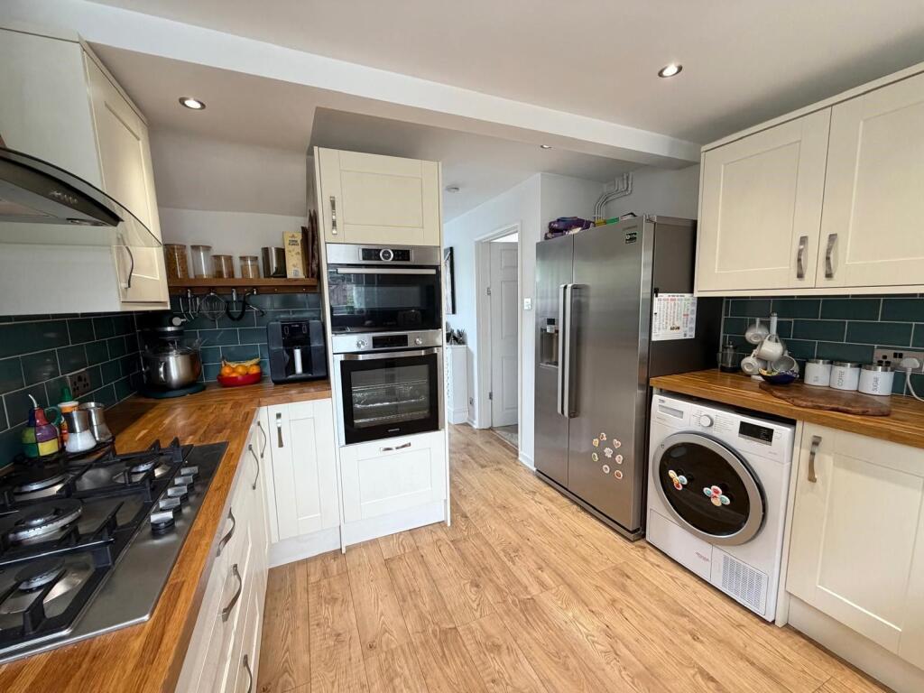 Harrop Road, Bollington, SK10 5QS photo 3