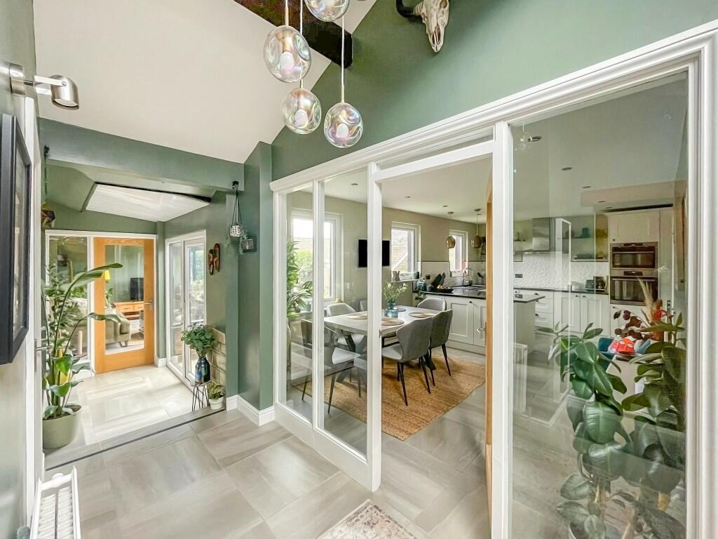 Farfield Avenue, Hepworth, HD9 photo 5