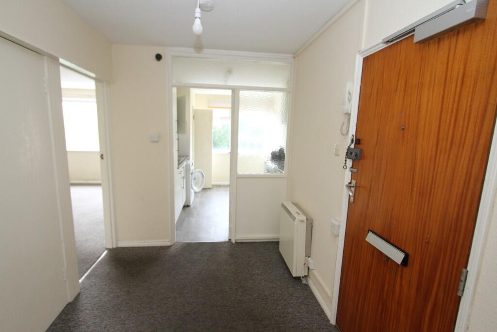 Apartment in Eastbourne, East Sussex - View 5