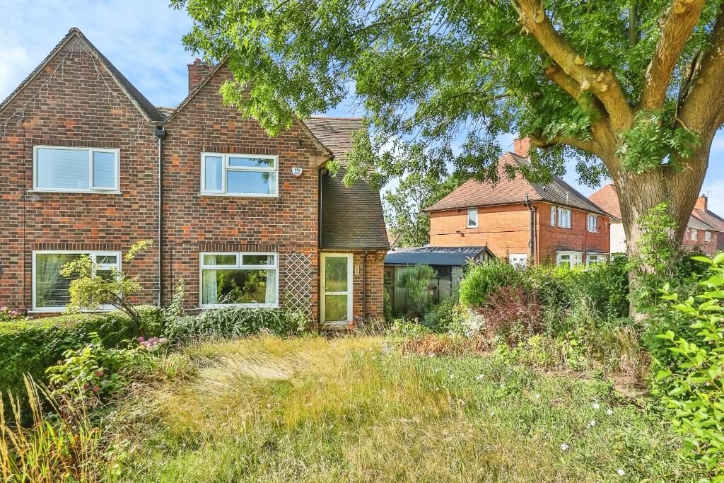 3 bedroom semi-detached house for sale in Minver Crescent, Nottingham, Nottinghamshire, NG8 - View 3