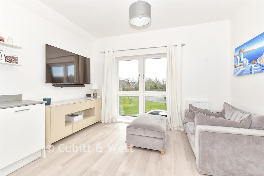 Egret Court End, Hambrook, Chichester, West Sussex - View 4
