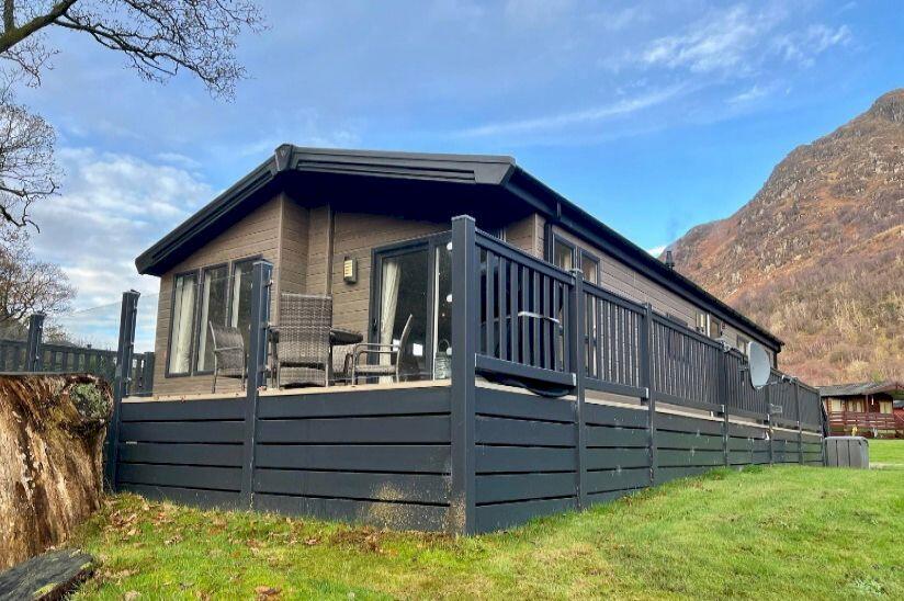 2-bed caravan on Two Bed Willerby Pinehurst (40x20), Loch Eck Country Lodges, Loch Eck, Dunoon, Argyll and Bute, PA23 8SG, £145,000