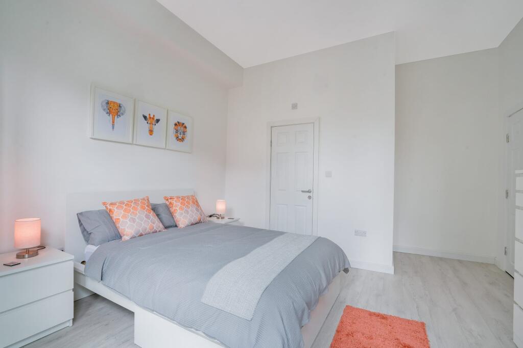 Main image of property: Room 3, 201 Brondesbury Park, London, NW2 5JN, United Kingdom