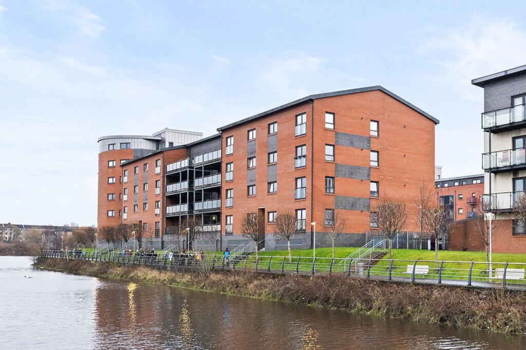 Main image of property: Cardon Square, 0/1 9 Cardon Square, PA4