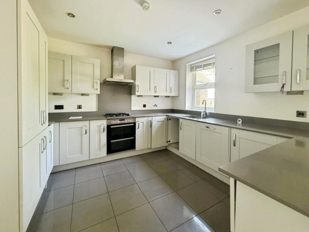 Connaught Court, Harrogate photo 2