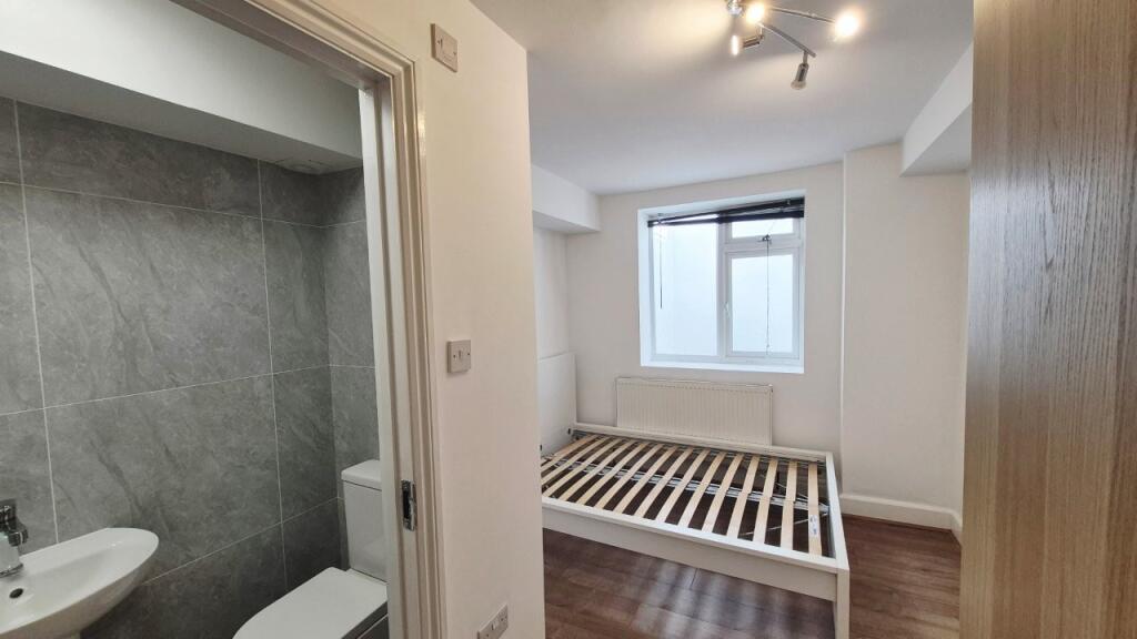 Apartment in London - More