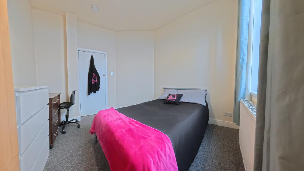 4 bedroom maisonette for rent