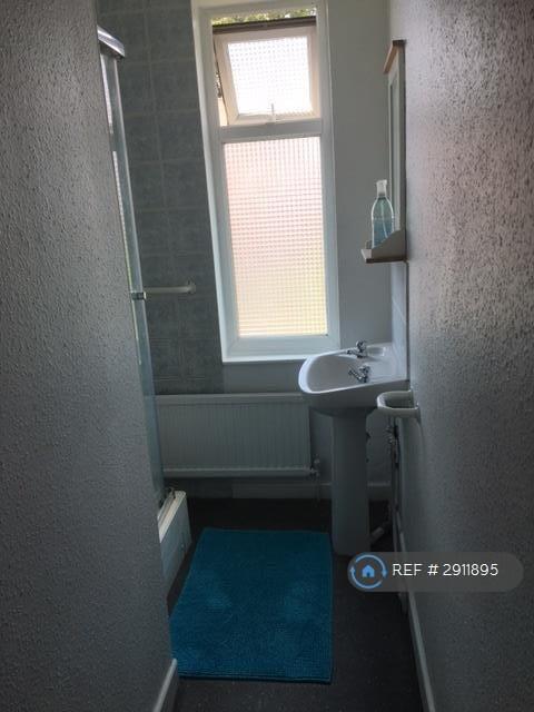 1 bedroom house share for rent