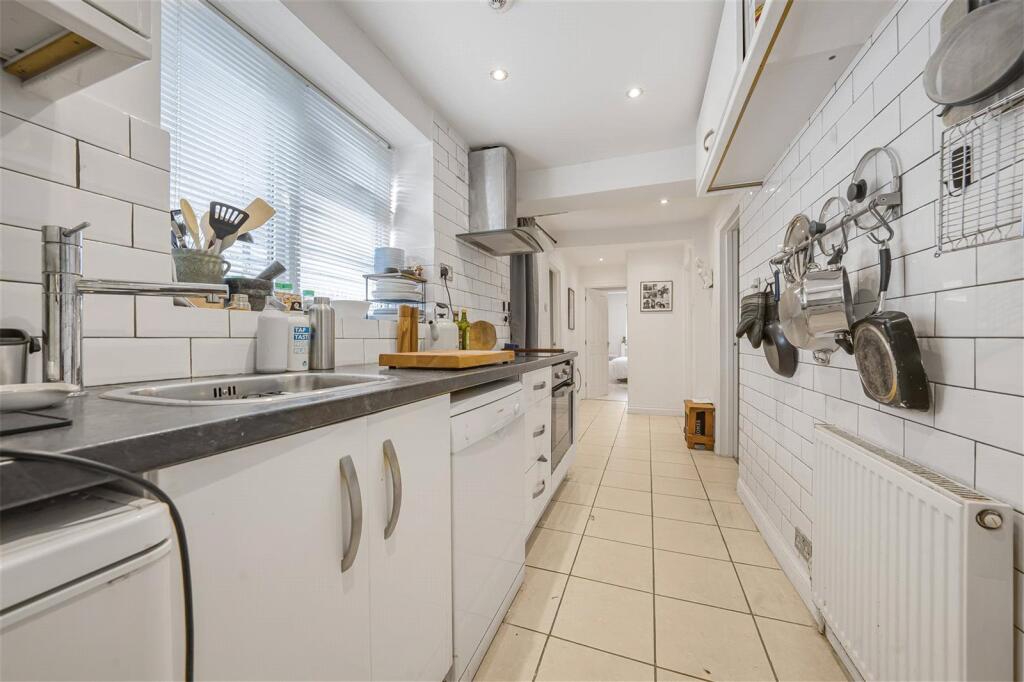 Apartment in Twickenham - View 4