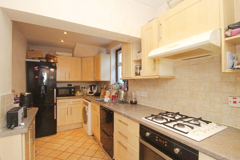 Braund Avenue, Greenford - View 5