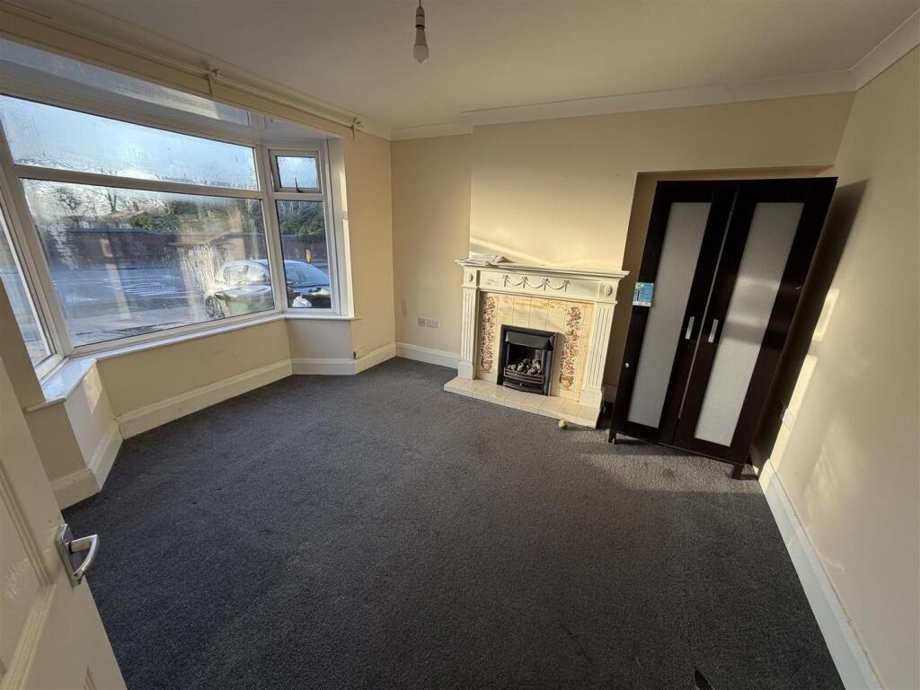House in Sandwell, Hall End, Charlemont - View 2