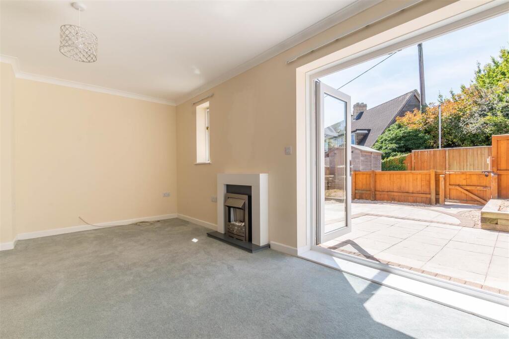House in Gloucester - View 4