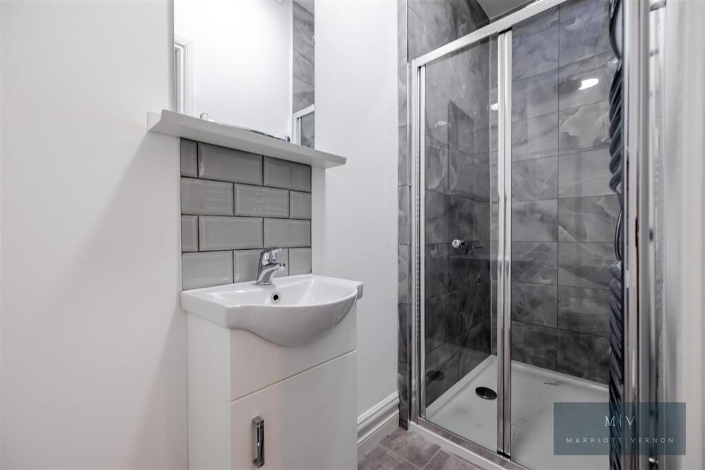 Apartment in Croydon - View 5