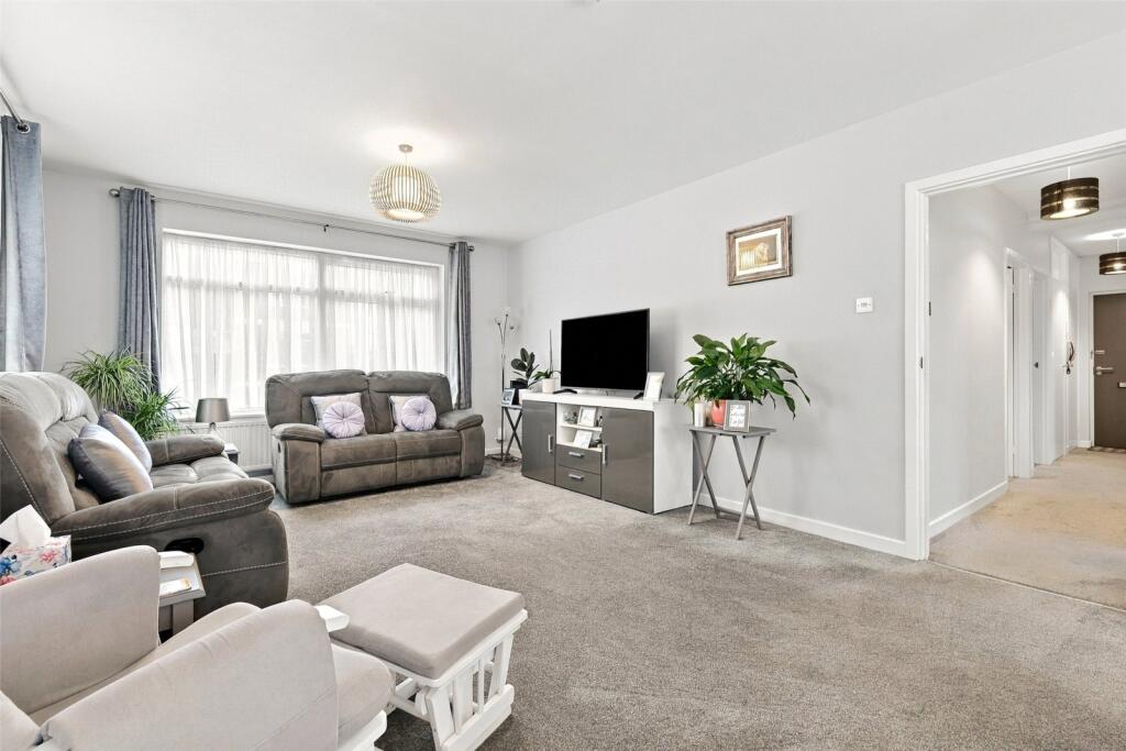 Apartment in Southend-on-Sea - View 4
