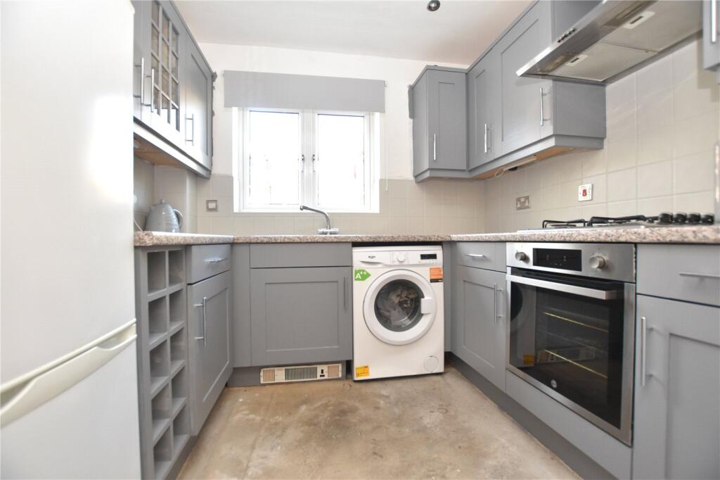 Chestnut Gardens, Morley, Leeds, West Yorkshire photo 4