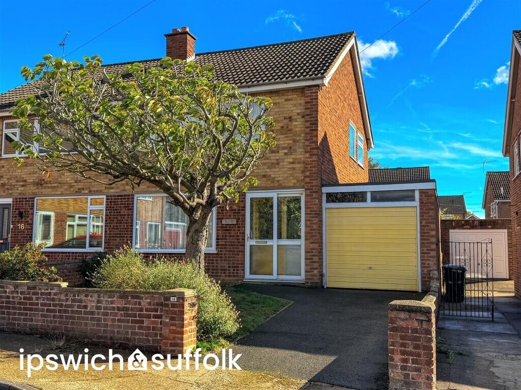 3-bed semi-detached on Palmcroft Close, Ipswich, Suffolk, IP1, £240,000