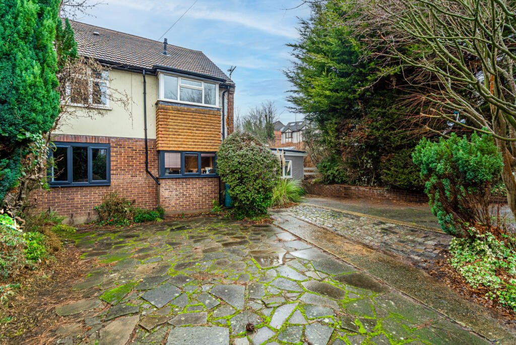 Main image of property: Riverside Close, St. Albans, Hertfordshire, AL1