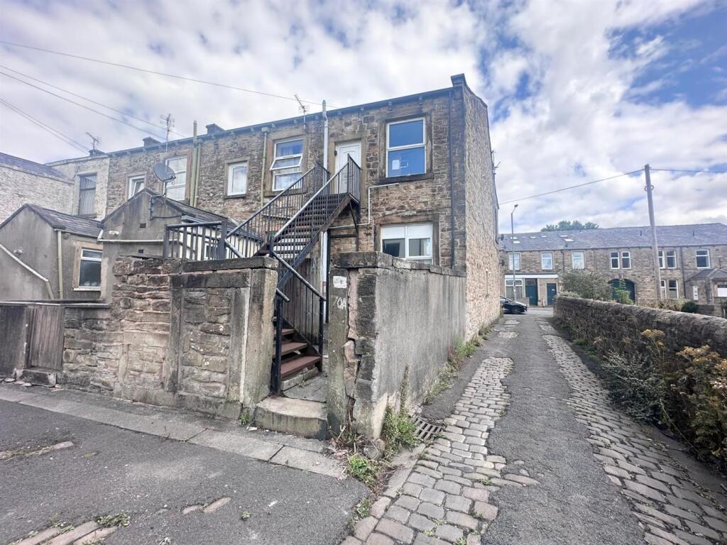 Apartment in Blackburn - More