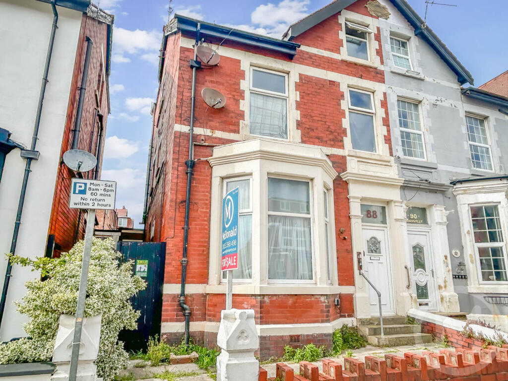 Studio flat on Palatine Road, Blackpool, FY1 4BY, £190,000