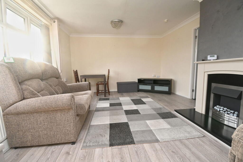 Blackheath Close, Barnsley, S71 3RJ photo 4
